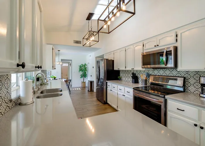 Heated Pool, Game Room: Family In Tempe! *