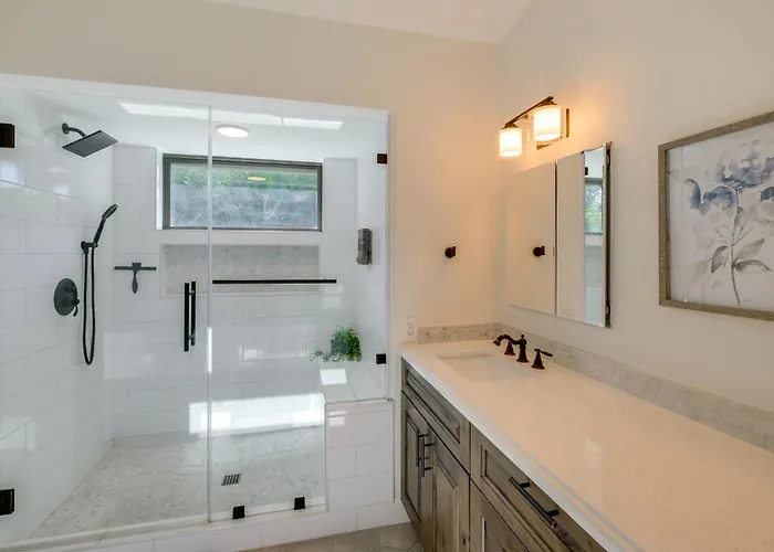 Heated Pool, Game Room: Family In Tempe! Holiday home *